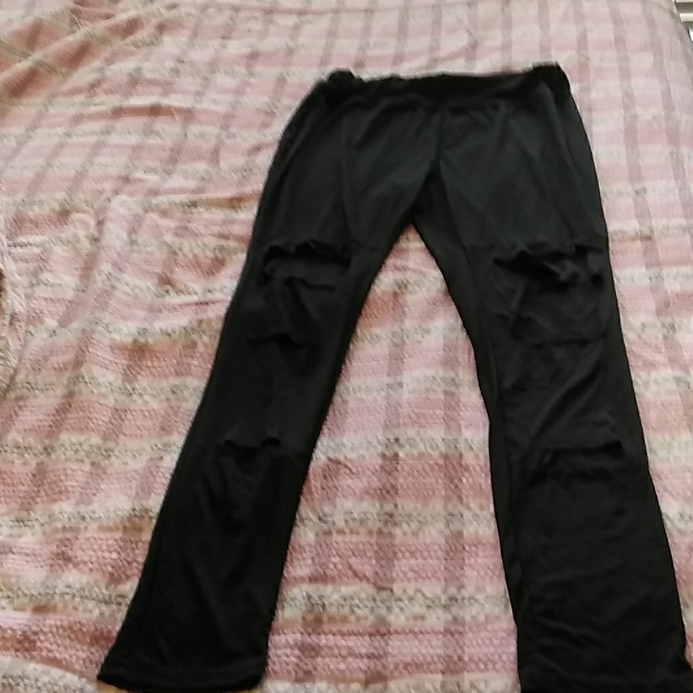 Show LaiBlack Leggings with distressed design